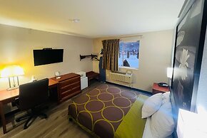 Super 8 by Wyndham Pittsburgh/Monroeville
