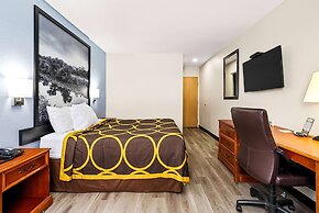 Super 8 by Wyndham Pittsburgh/Monroeville