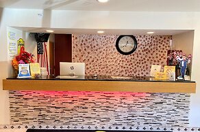 Super 8 by Wyndham Pittsburgh/Monroeville