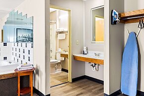 Super 8 by Wyndham Pittsburgh/Monroeville