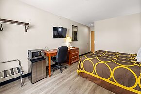 Super 8 by Wyndham Pittsburgh/Monroeville