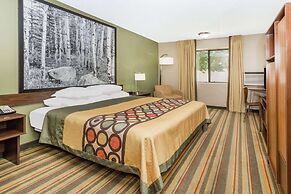 Super 8 by Wyndham Montrose