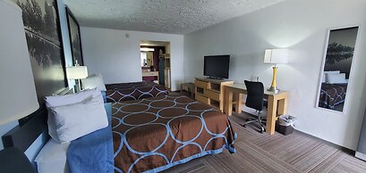 Super 8 by Wyndham City of Moore