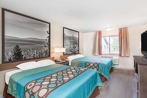 Super 8 by Wyndham Redding