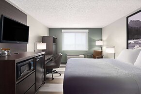 Super 8 by Wyndham Conrad