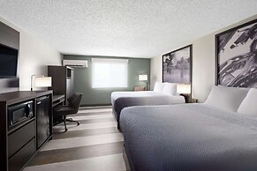 Super 8 by Wyndham Conrad