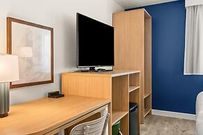 Spark by Hilton Eden Prairie