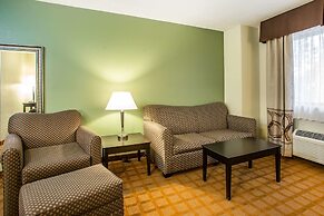 Quality Inn & Suites Marinette