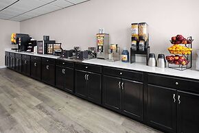 Super 8 by Wyndham Henrietta/Rochester Area