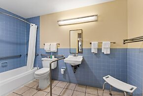 Econo Lodge Fredericksburg near I-95