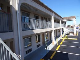 Econo Lodge Fredericksburg near I-95