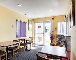 Econo Lodge Fredericksburg near I-95