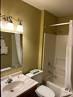 Super 8 by Wyndham Trinidad