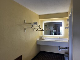 Super 8 by Wyndham Jessup/Baltimore Area