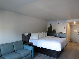 Clarion Pointe McDonough