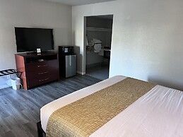 Travelodge by Wyndham Redding CA