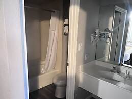 Travelodge by Wyndham Redding CA