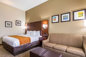 Comfort Inn & Suites Dayton North