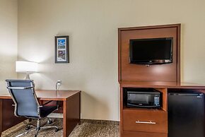 Comfort Inn & Suites Dayton North