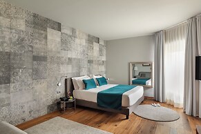 Living Hotel