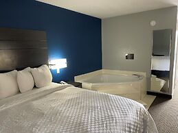 Clairmont Inn & Suites Warren