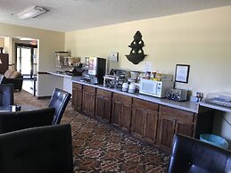 Clairmont Inn & Suites Warren