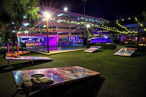 Oasis at Gold Spike