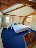 Hotel Bridges House