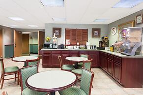 Super 8 by Wyndham Erwin