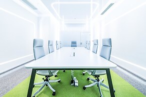 Oasis Avenue – A GDH Hotel