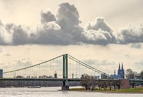 Holiday Inn Express Köln-Mülheim by IHG