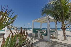 La Playa Orient Bay