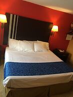 Travelodge by Wyndham Bay Shore Long Island