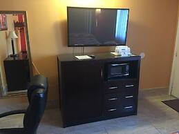 Travelodge by Wyndham Bay Shore Long Island