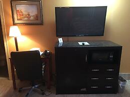 Travelodge by Wyndham Bay Shore Long Island