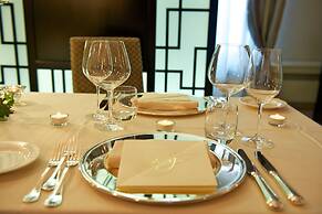 Grand Visconti Palace