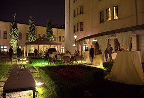 Grand Visconti Palace