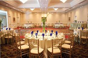 Town & Country Inn and Suites