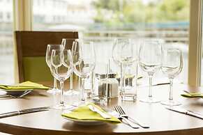 Riverside Hotel