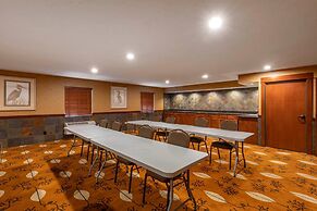 Lloyd Hotel Astoria Bayfront, an Ascend Collection Hotel