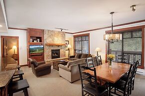 First Tracks Lodge, by Lodging Ovations