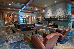 First Tracks Lodge, by Lodging Ovations