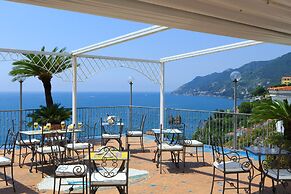 Lloyd's Baia Hotel