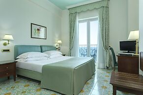 Lloyd's Baia Hotel