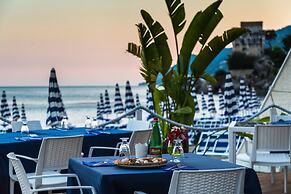 Lloyd's Baia Hotel