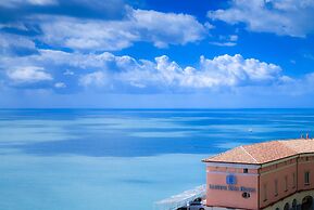 Lloyd's Baia Hotel