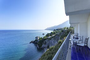 Lloyd's Baia Hotel