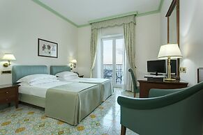 Lloyd's Baia Hotel