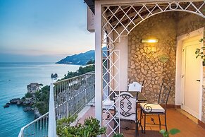Lloyd's Baia Hotel