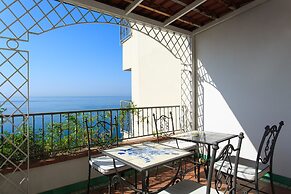 Lloyd's Baia Hotel